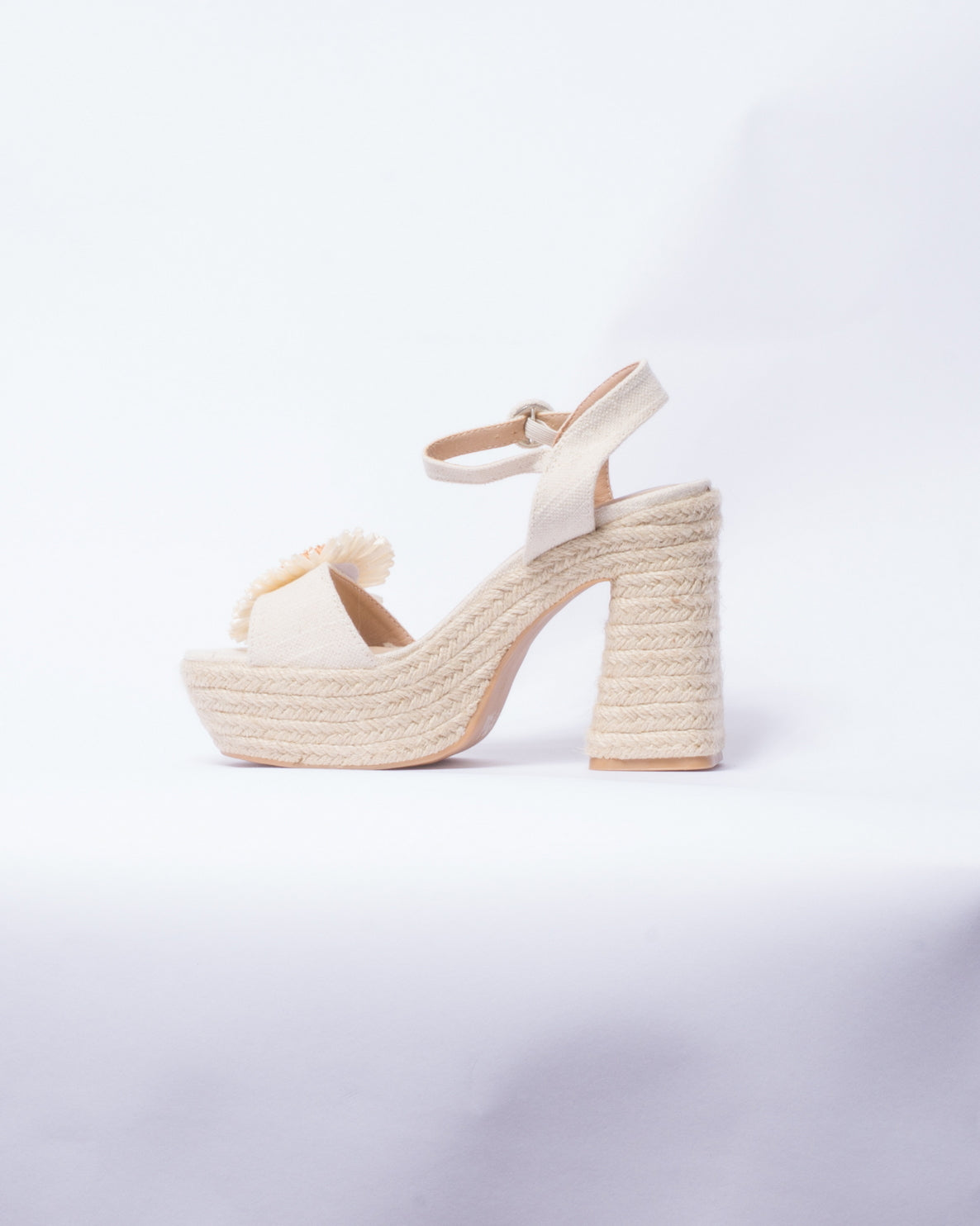 Sandalo in tessuto con decoro floreale - Beige