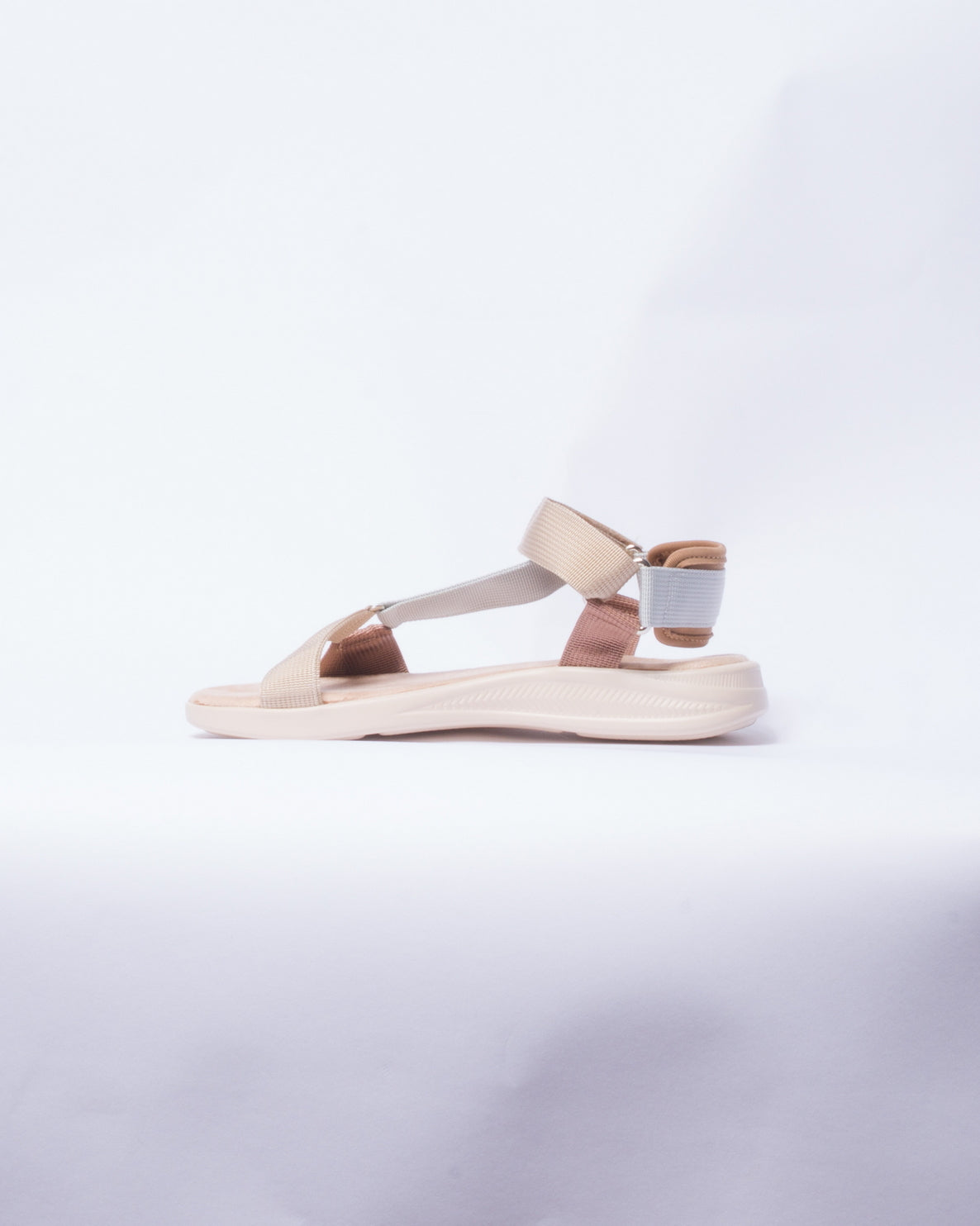 Sandalo con fasce in tessuto elastiche - Beige