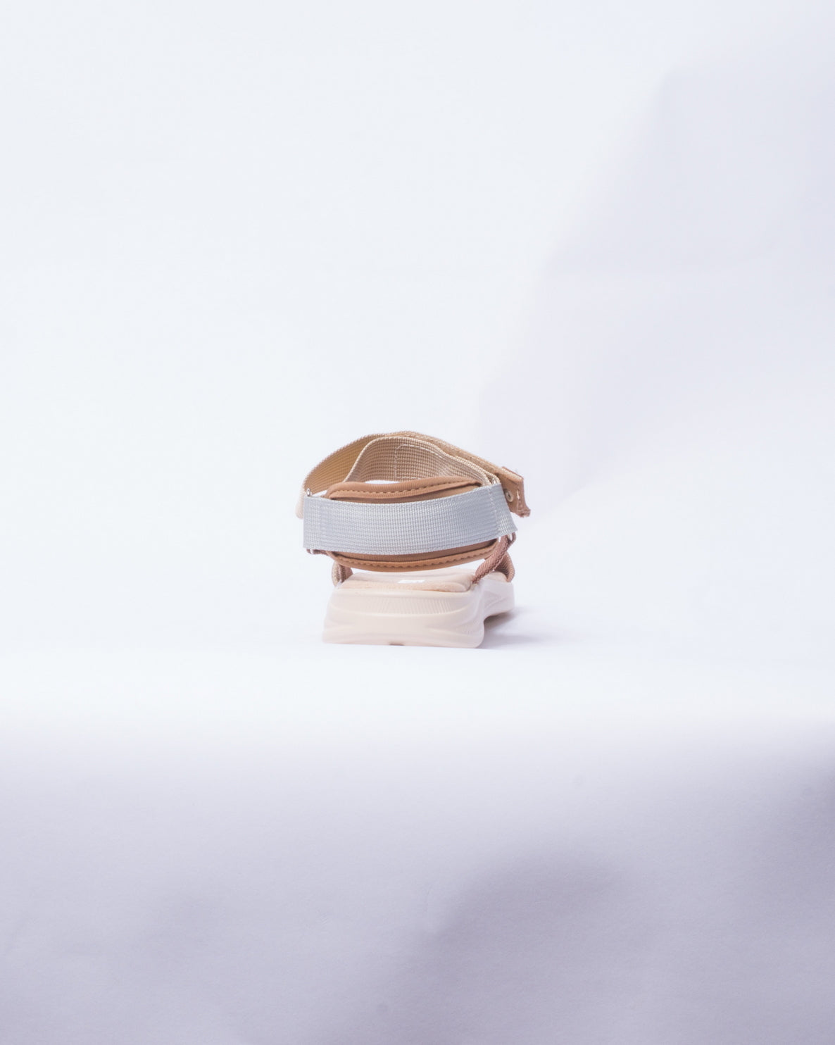 Sandalo con fasce in tessuto elastiche - Beige