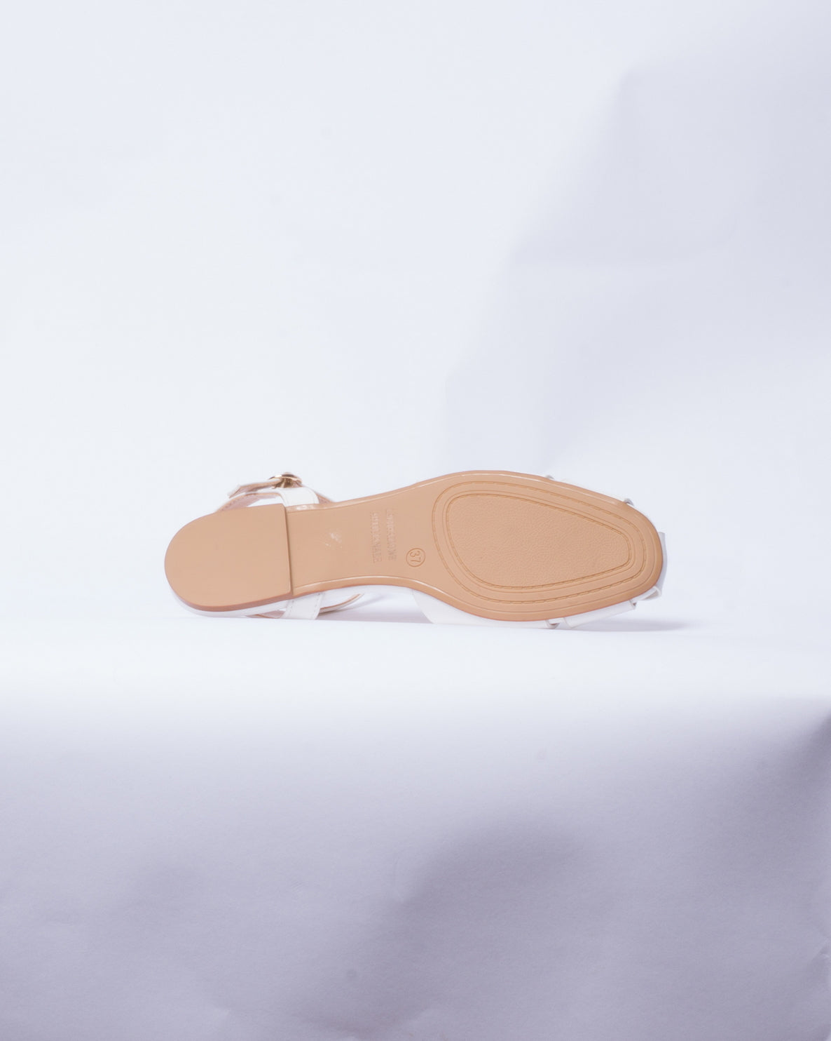 Ballerina in ecopelle a punta rotonda traforata - Bianco