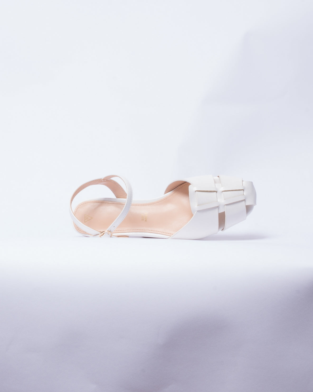 Ballerina in ecopelle a punta rotonda traforata - Bianco