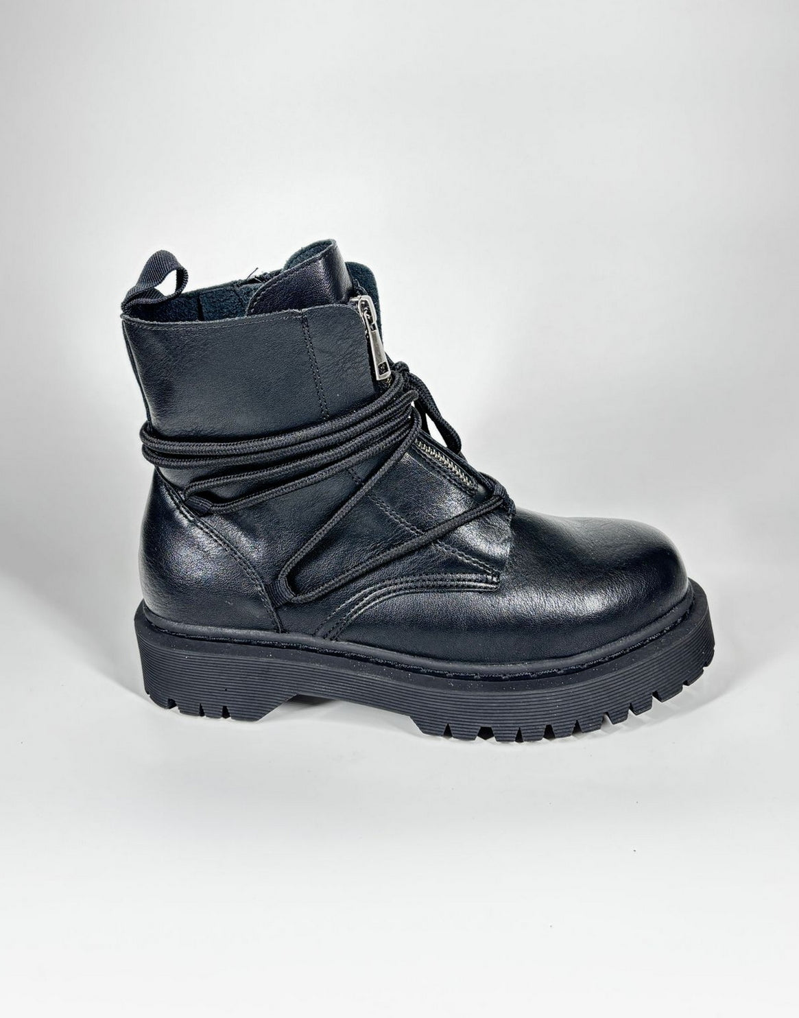 Stivaletto Anfibio in Ecopelle con Lacci Avvolgenti - Nero