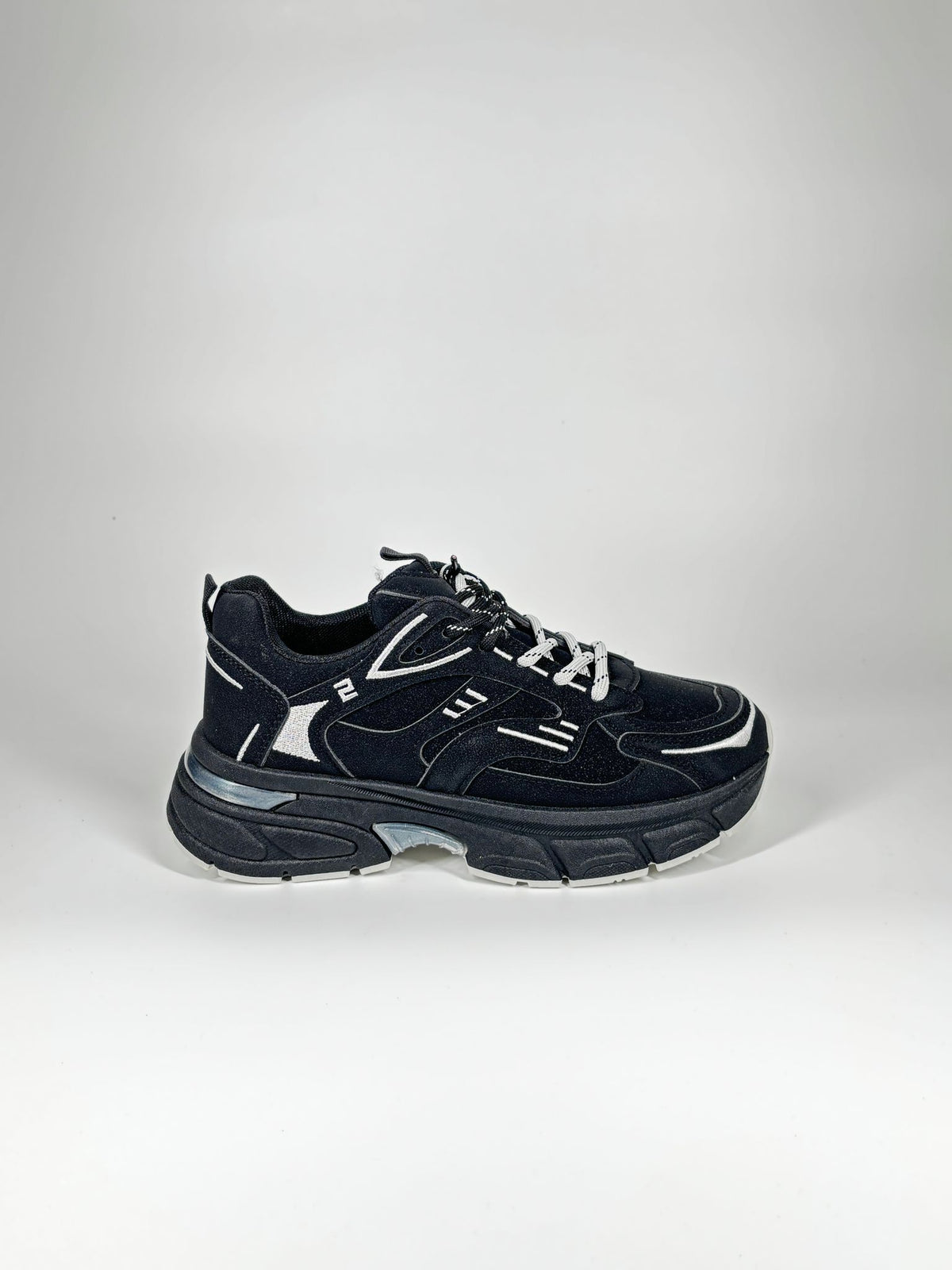 Sneakers chunky da donna in camoscio - Nero