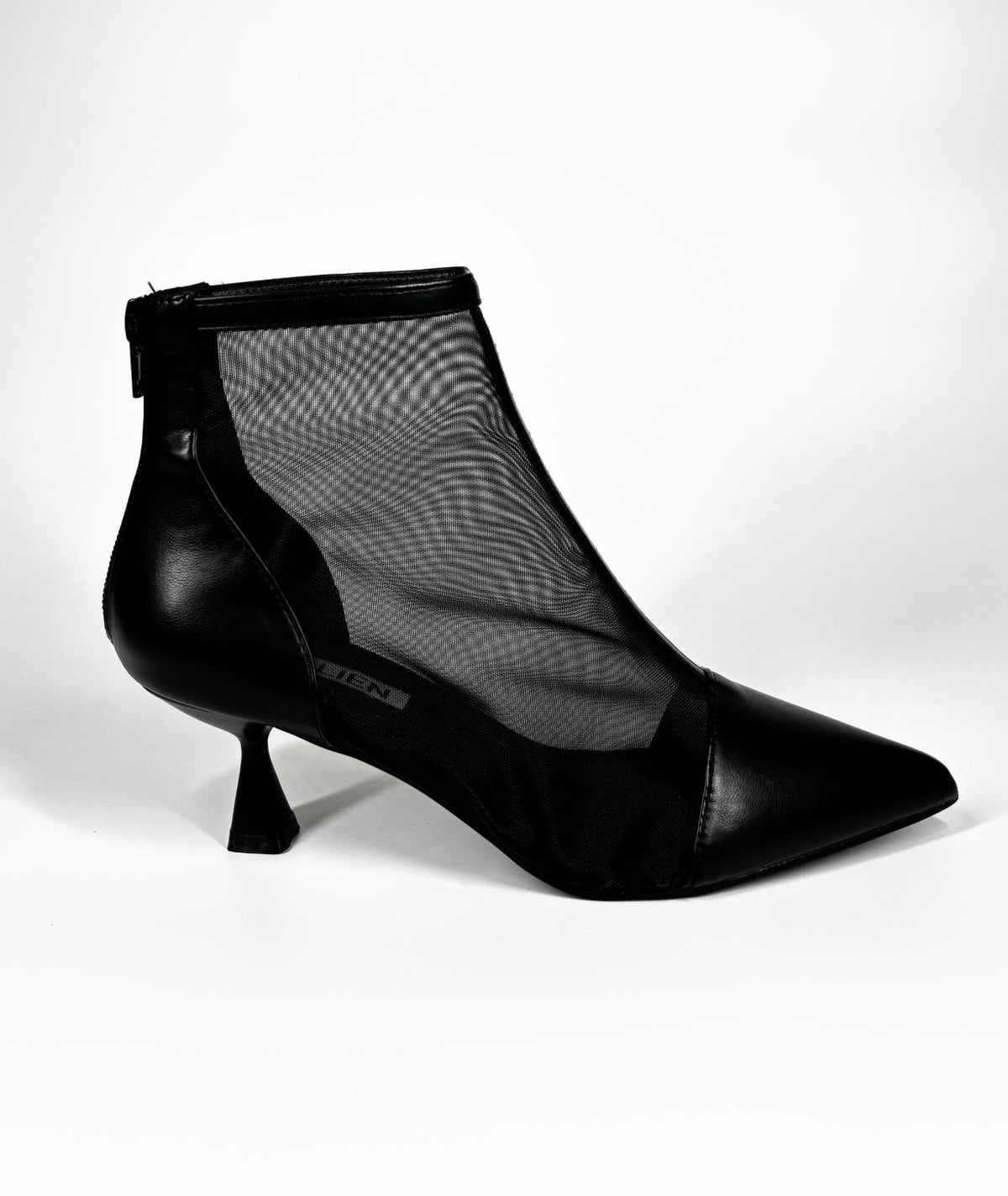 Stivaletto velato con tacco a rocchetto - Nero