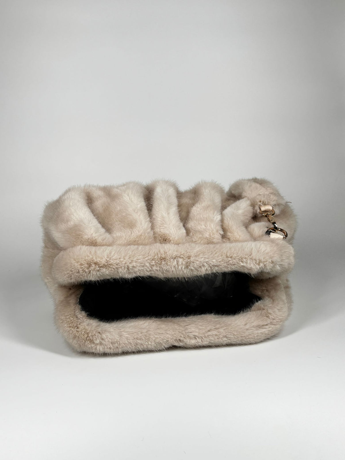 Borsa Clutch in Pelliccia Sintetica - Bianca