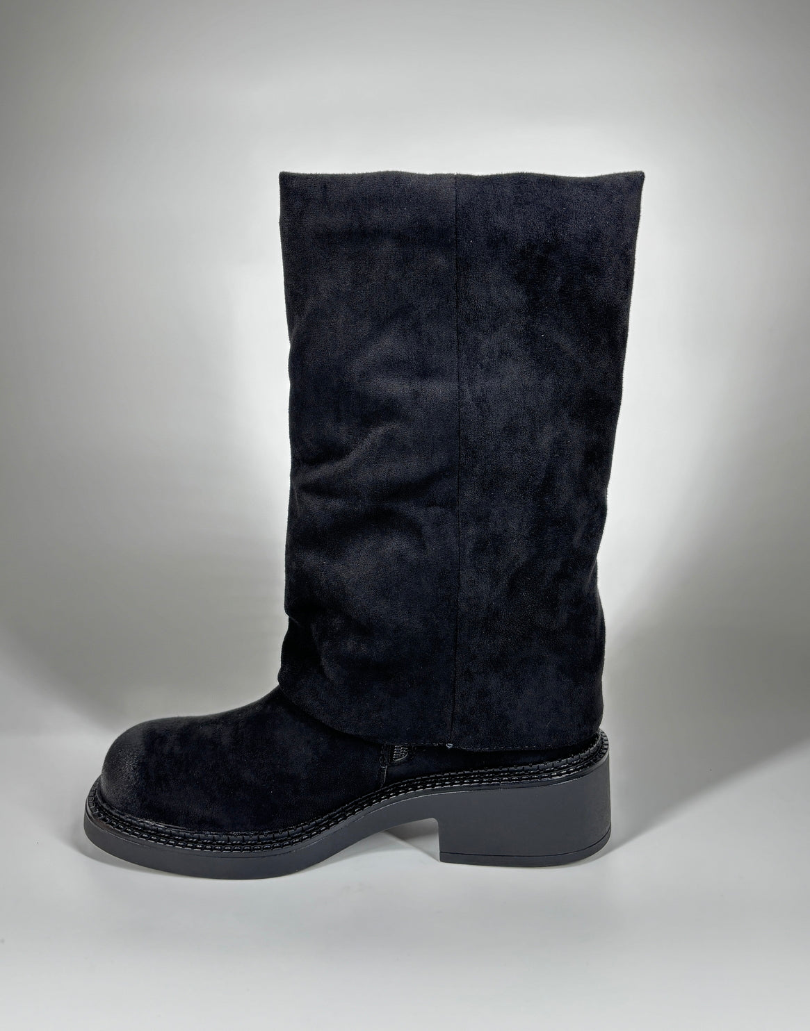 Stivale alto in camoscio - Nero