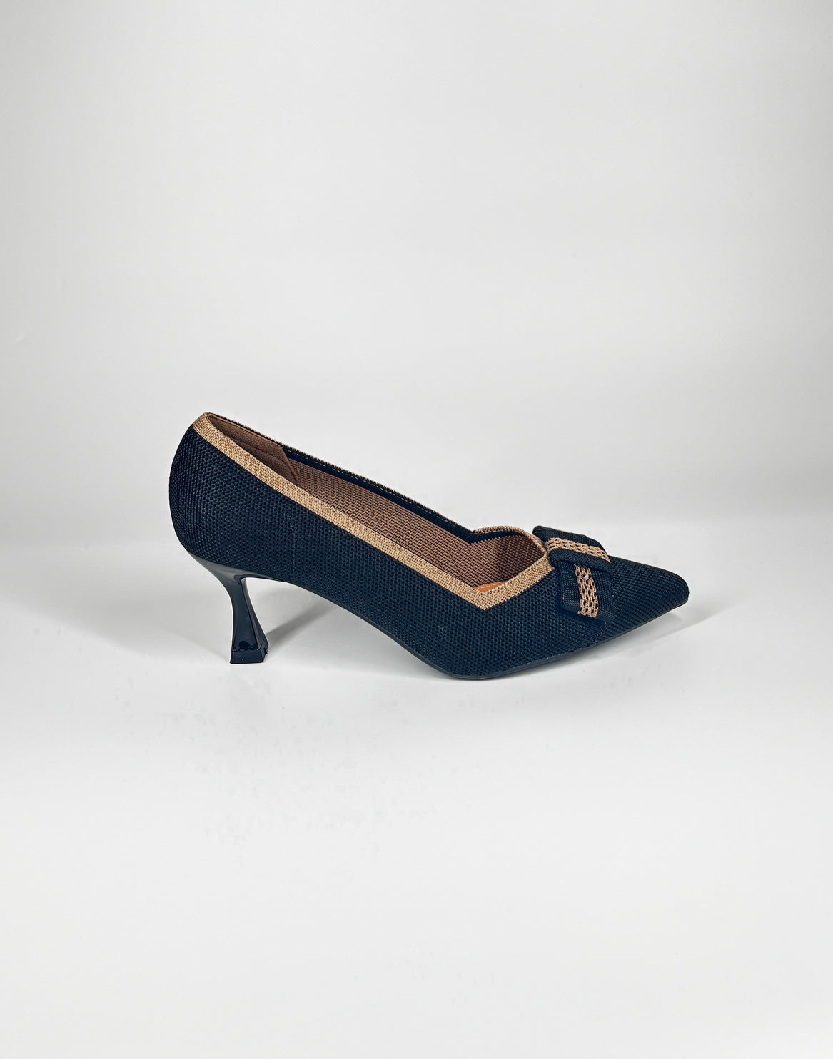 Décolleté in tessuto  con tacco a rocchetto nero