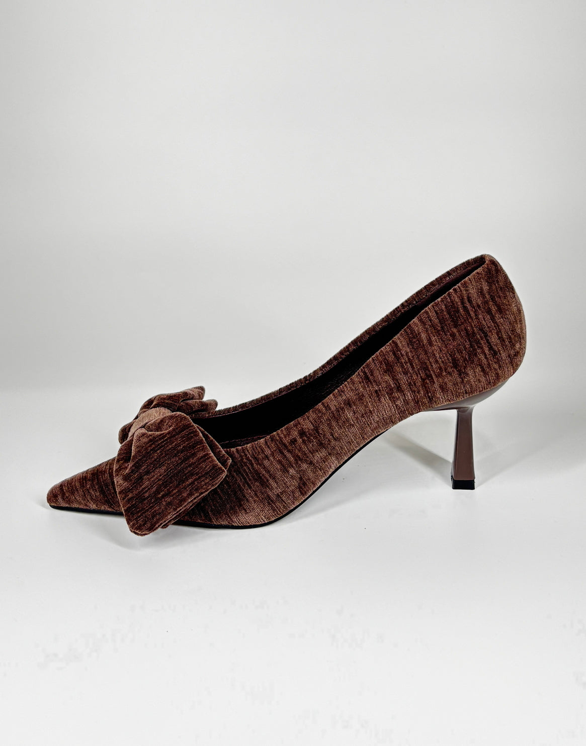 Décolleté in Velluto con Fiocco –  Marrone