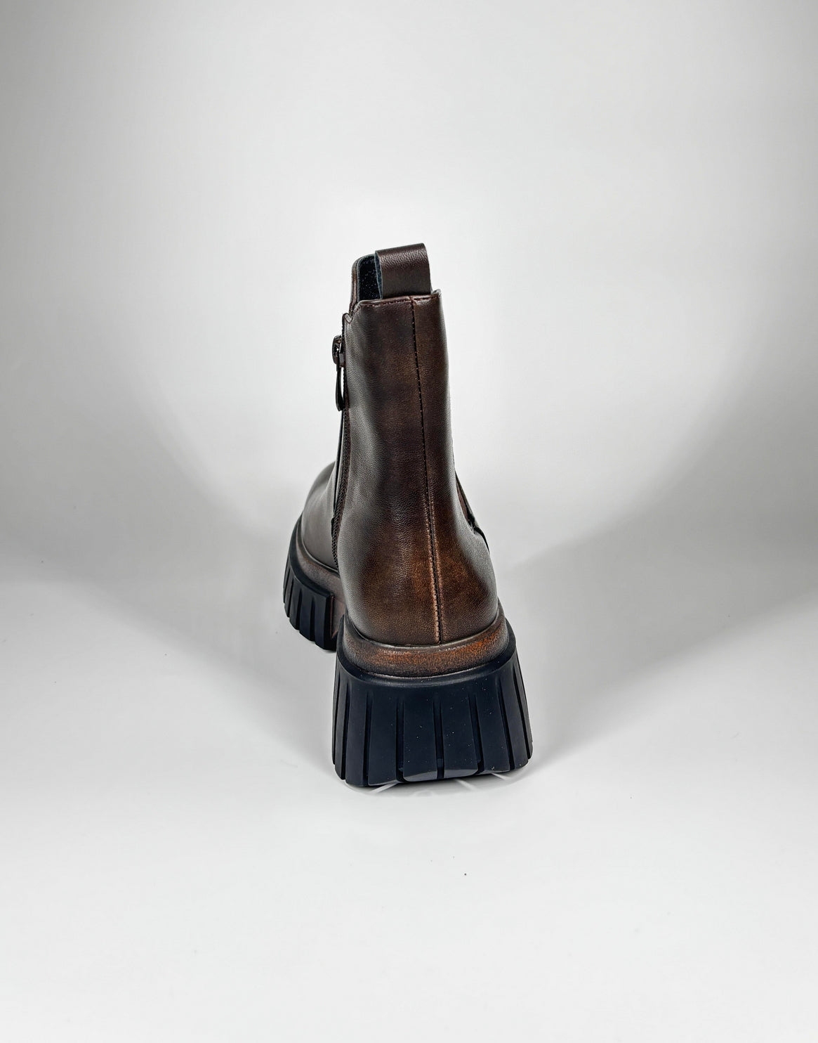 Stivaletto Chelsea  con suola chunky - Marrone