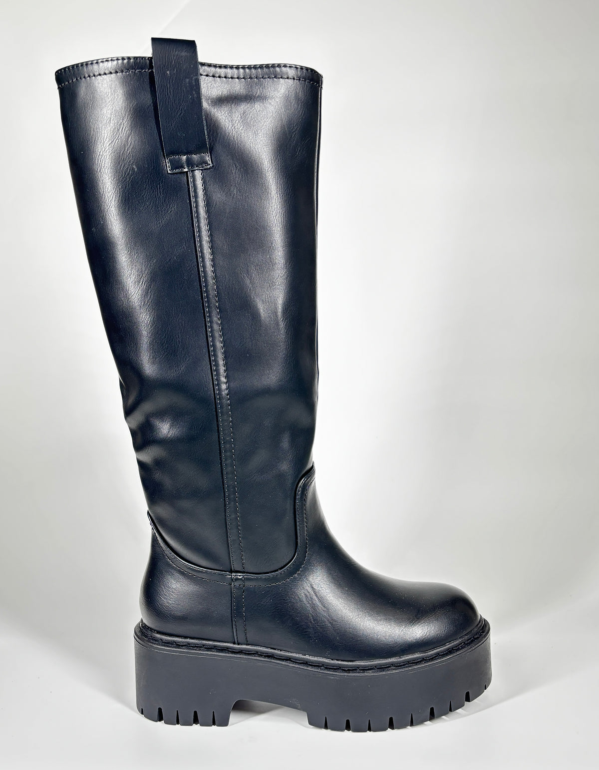 Stivali Alti 'Minimal Chunky' con Platform e Suola Carrarmato - Nero