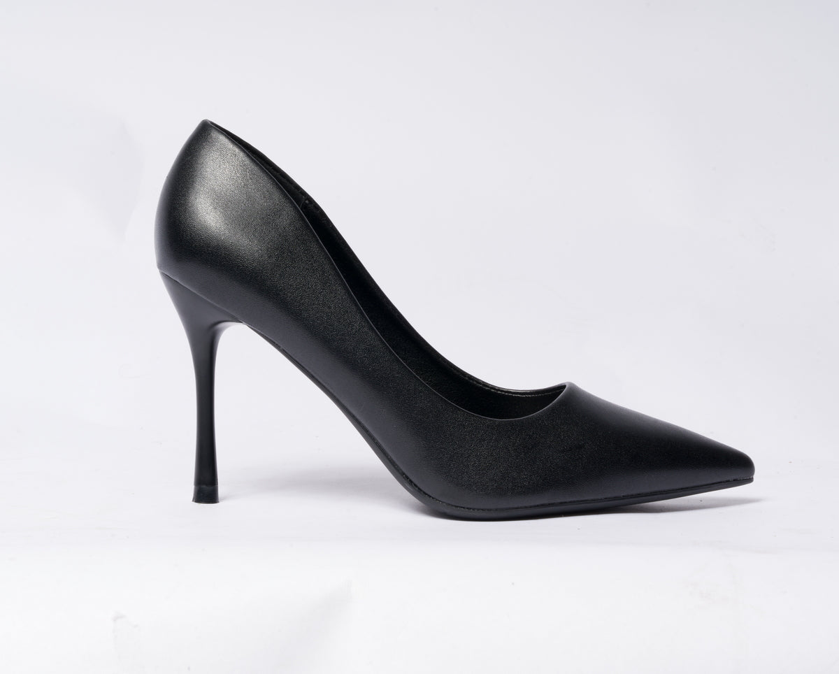 Decolleté a punta in vera pelle con tacco a spillo - Nera