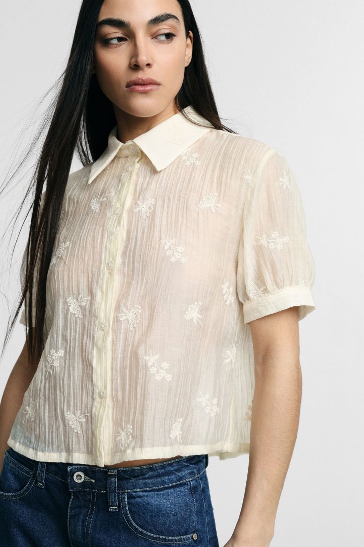 Camicia Please cropped con maniche corte e ricamo floreale