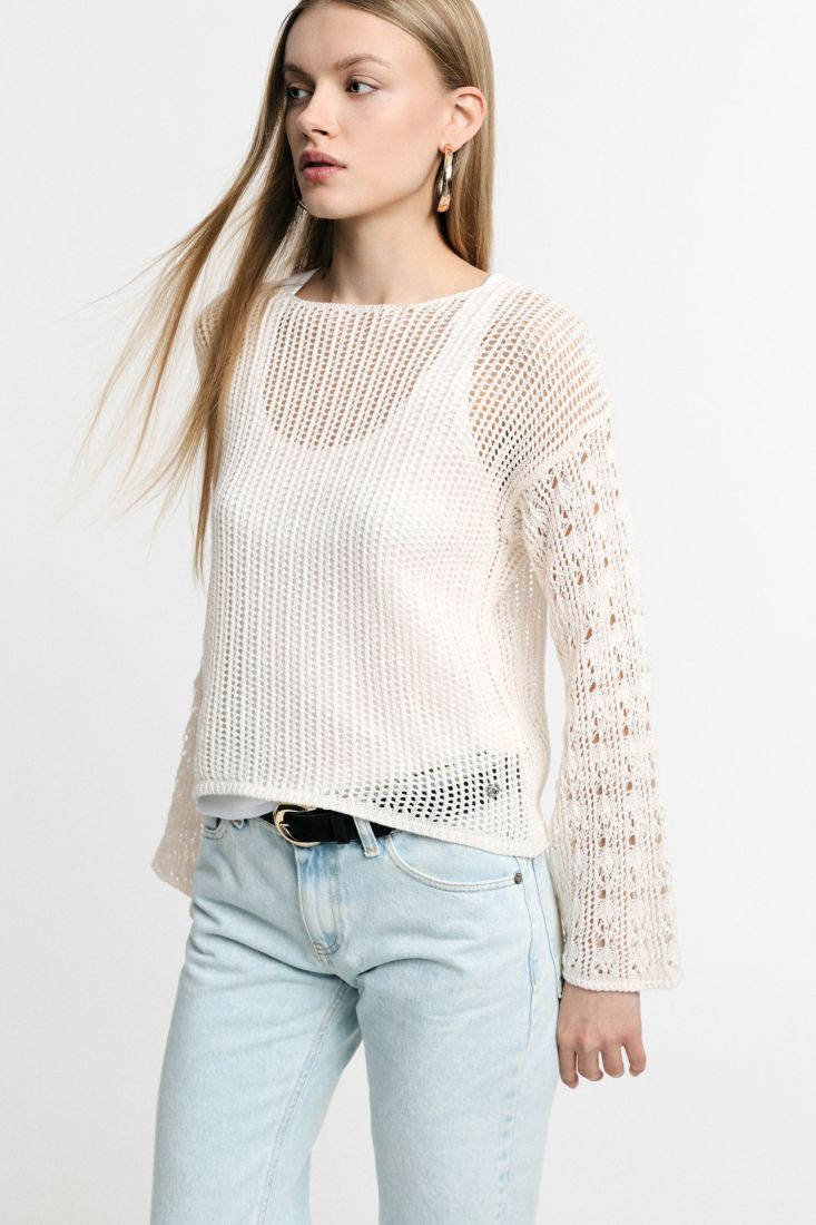 Maglione traforato maniche lunghe svasate girocollo