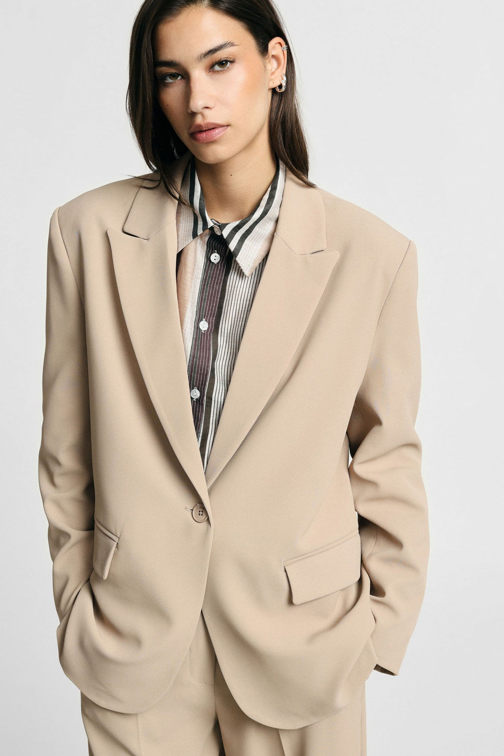 Blazer regular-fit con tasche frontali Please - Beige