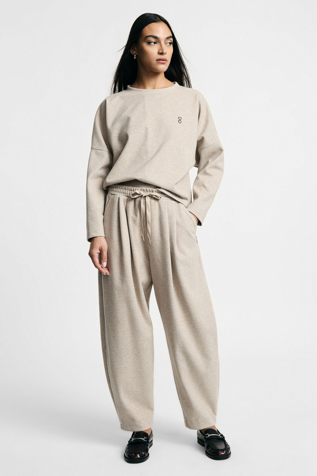 Pantaloni jogging fit con coulisse tasche laterali - Beige