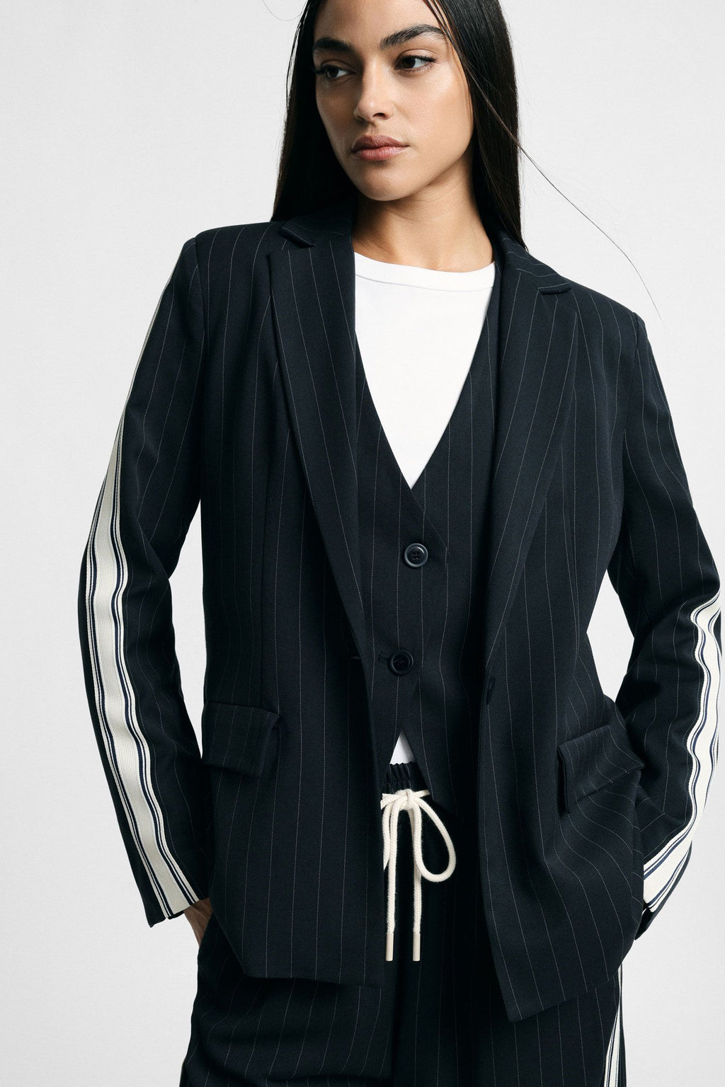 Blazer a righe con maniche a contrasto e chiusura a bottone Please - Blu