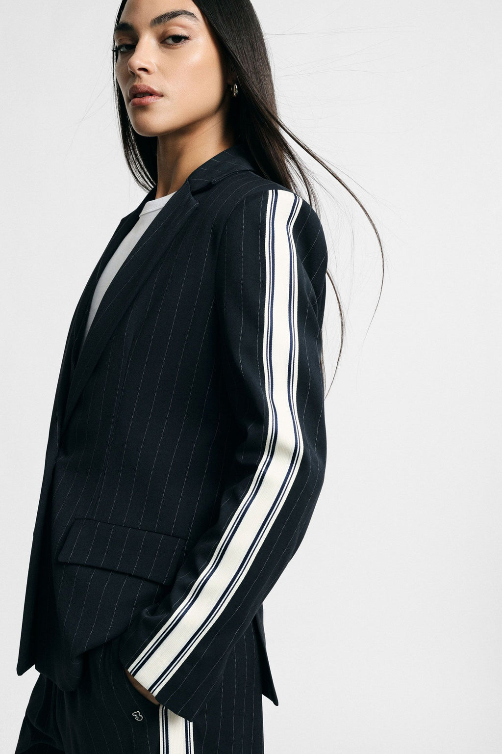 Blazer a righe con maniche a contrasto e chiusura a bottone Please - Blu