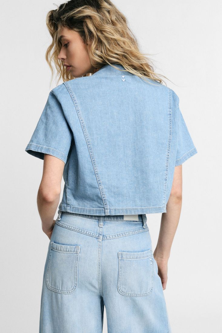 Camicia Please cropped con tasche applicate e maniche corte