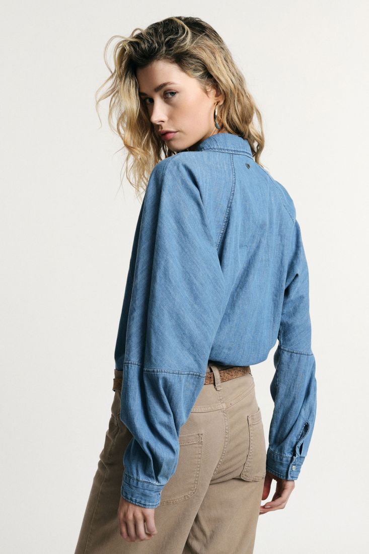 Camicia regular-fit con maniche ampie e bottoni