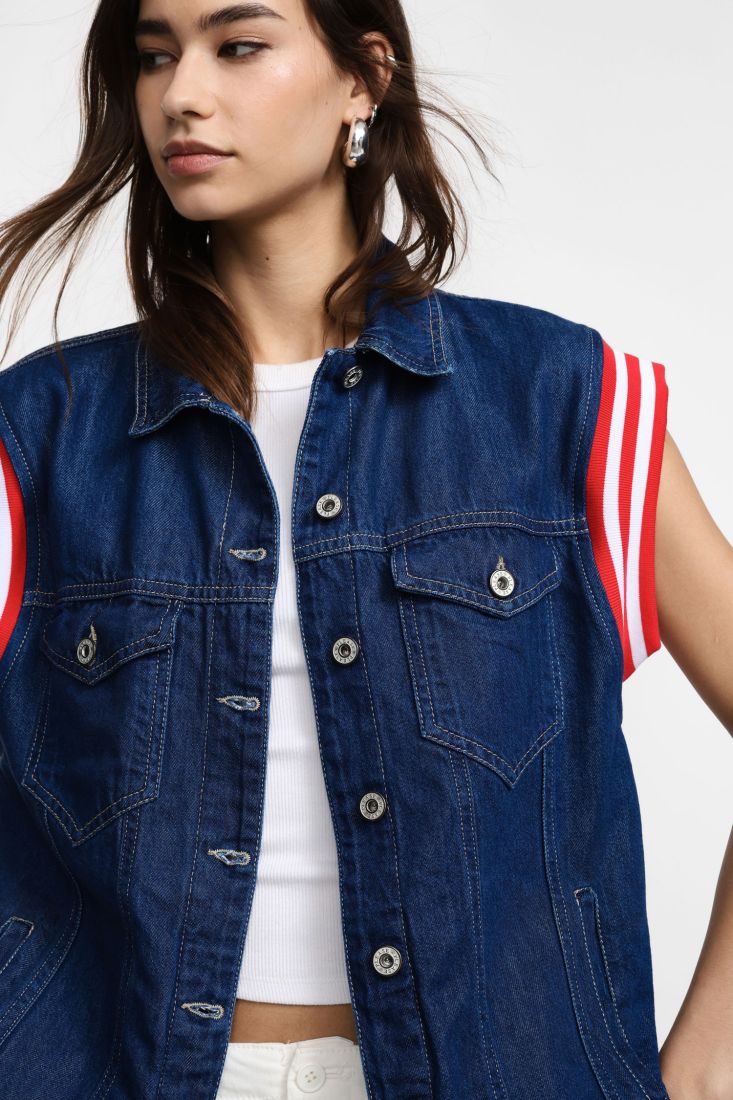 Gilet Please in denim con bottoni e maniche a righe-Blu Denim