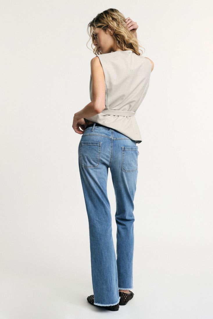 Jeans Please boot-cut con fondo sfrangiato e cintura
