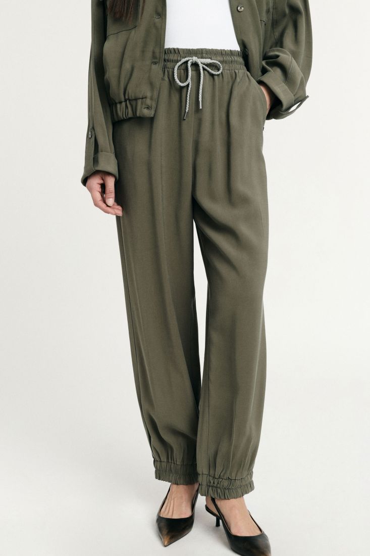 Pantalone please  con elastico in vita e fondo jogger - Verde