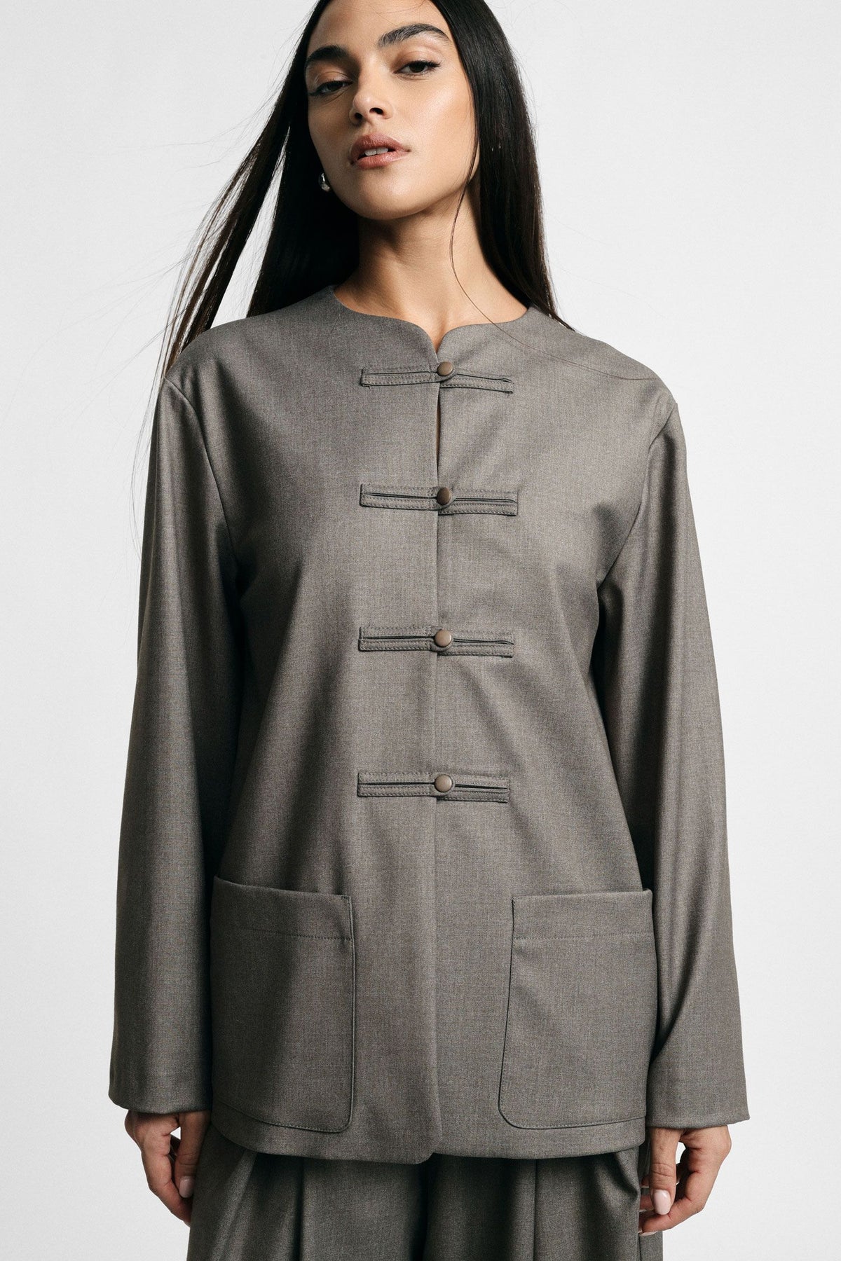 Blazer con chiusura a barre e tasche frontali Please - Tortora