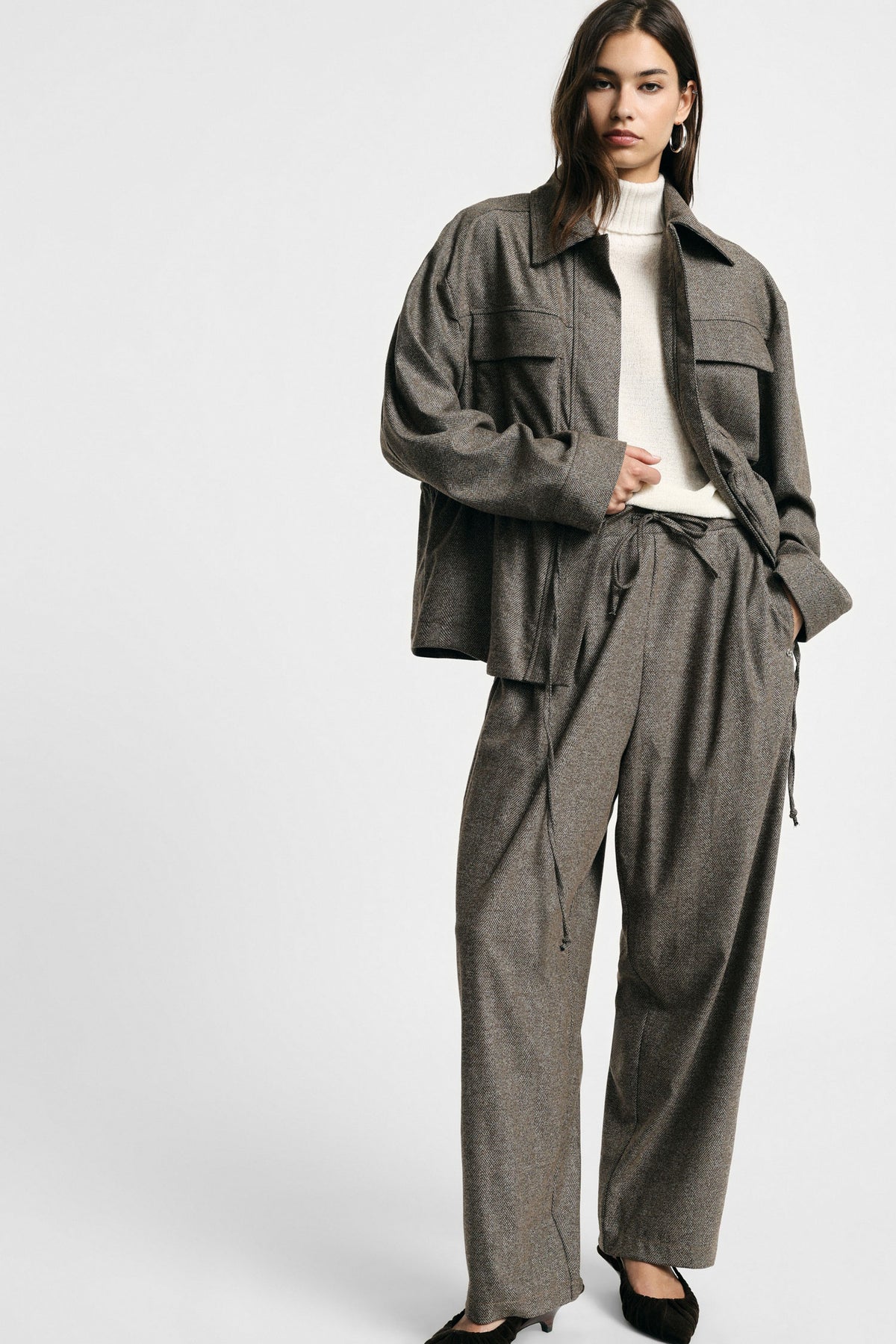 Pantaloni palazzo con pinces e cintura regolabile Please - Tortora