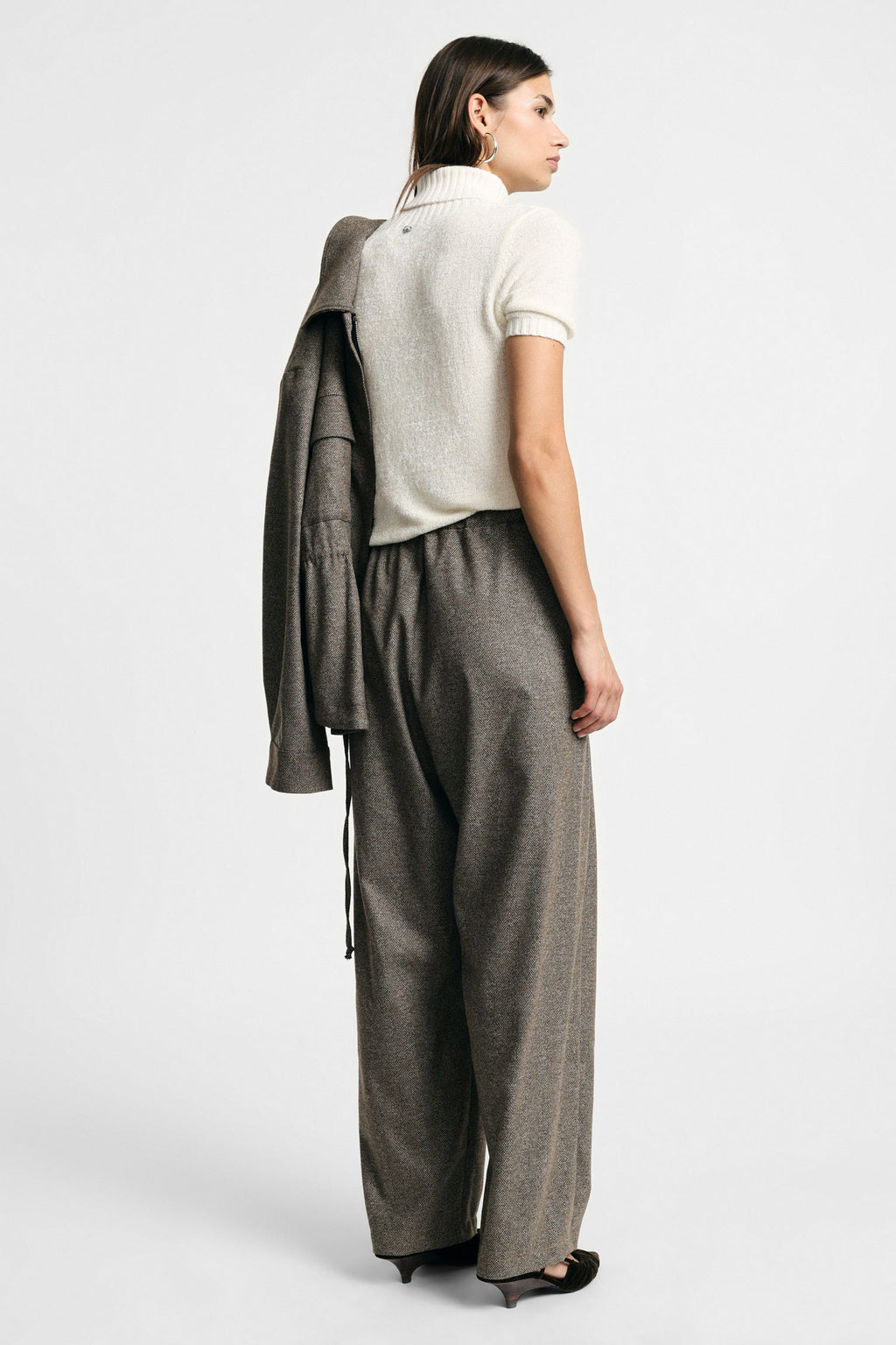 Pantaloni palazzo con pinces e cintura regolabile Please - Tortora