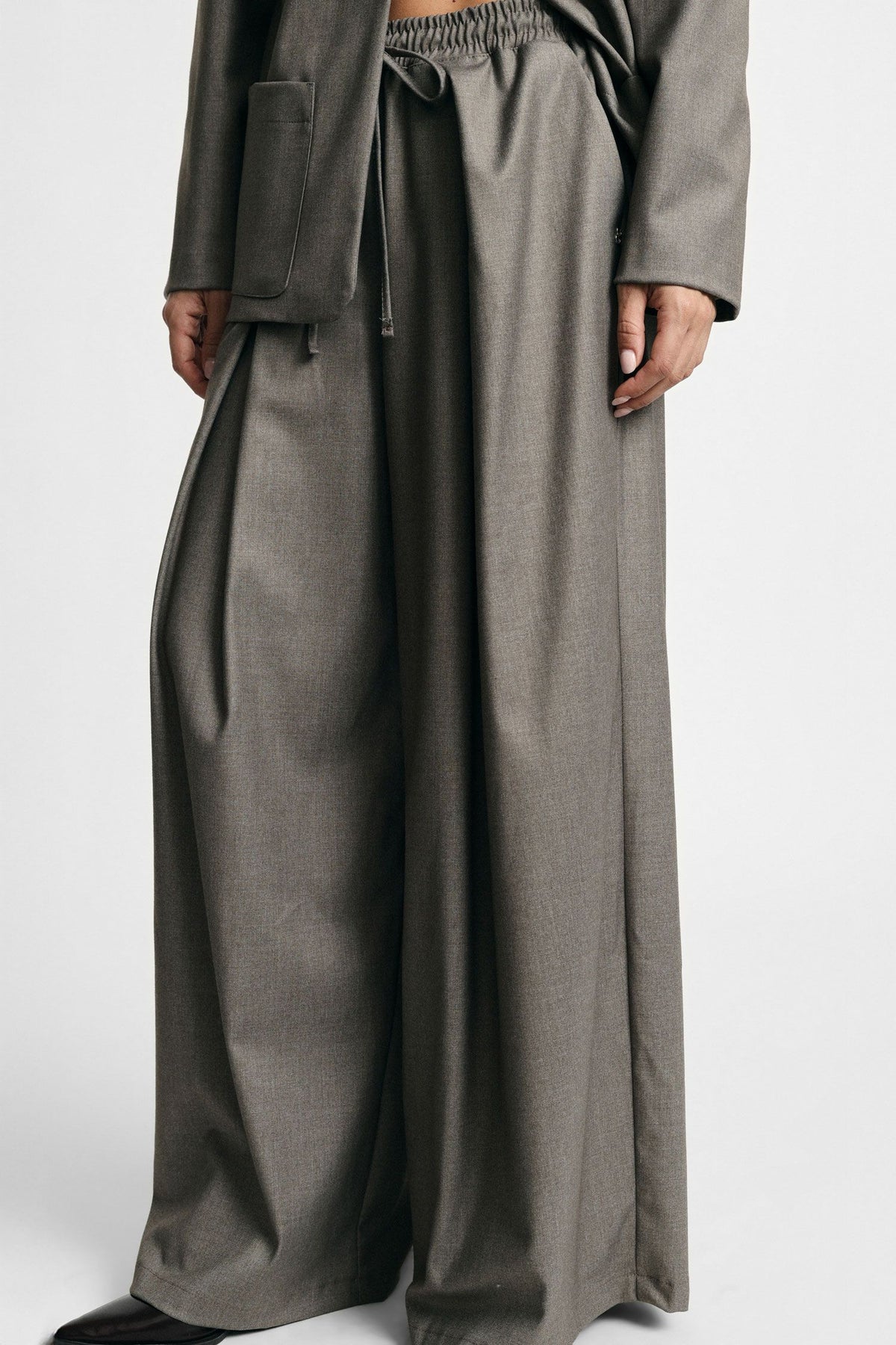 Pantaloni palazzo vita alta con pinces Please - Tortora