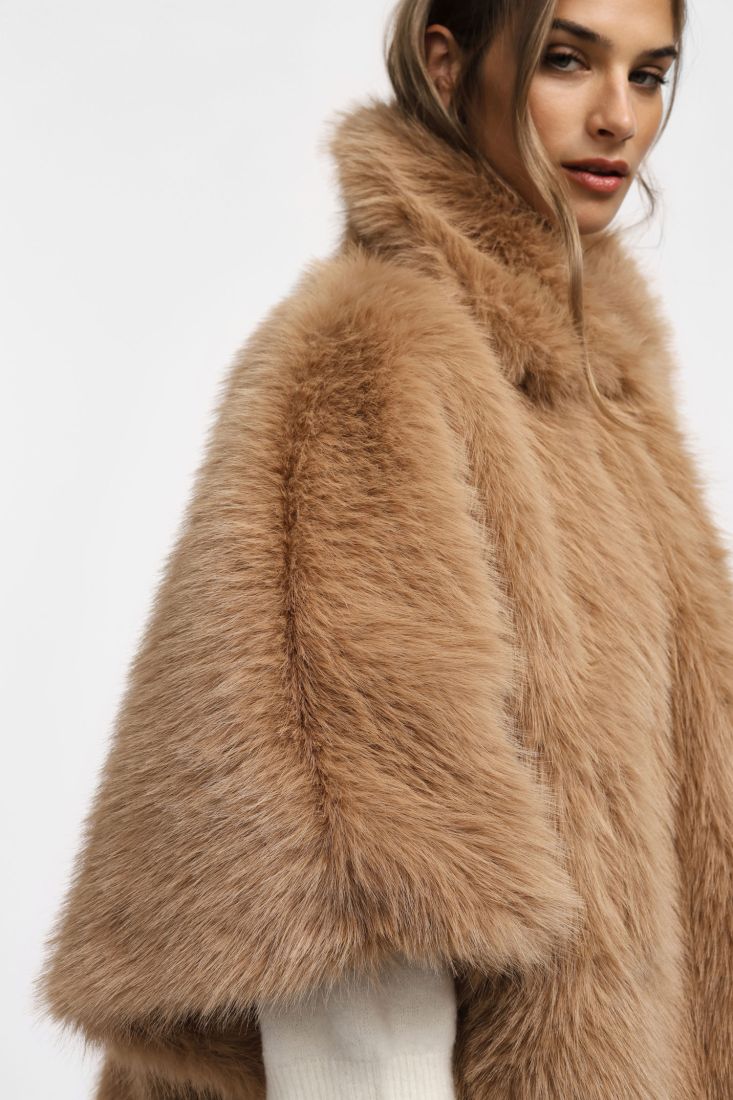 Giacca please corta in eco-fur morbida - Cammello