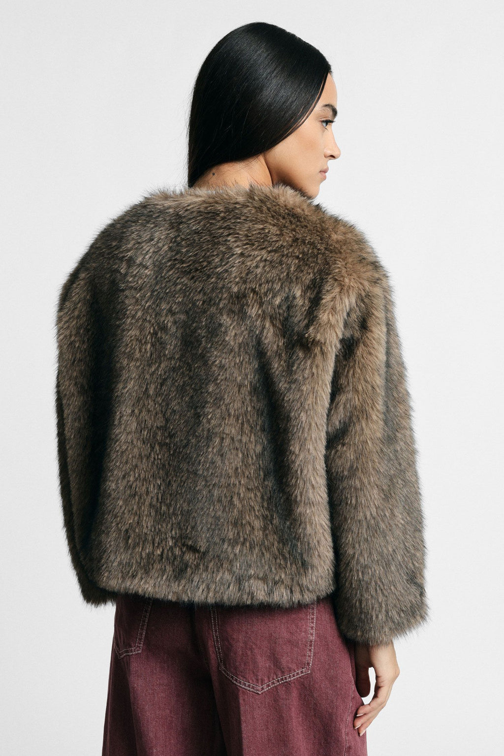 Eco-fur corta con zip tono su tono Please - Cammello