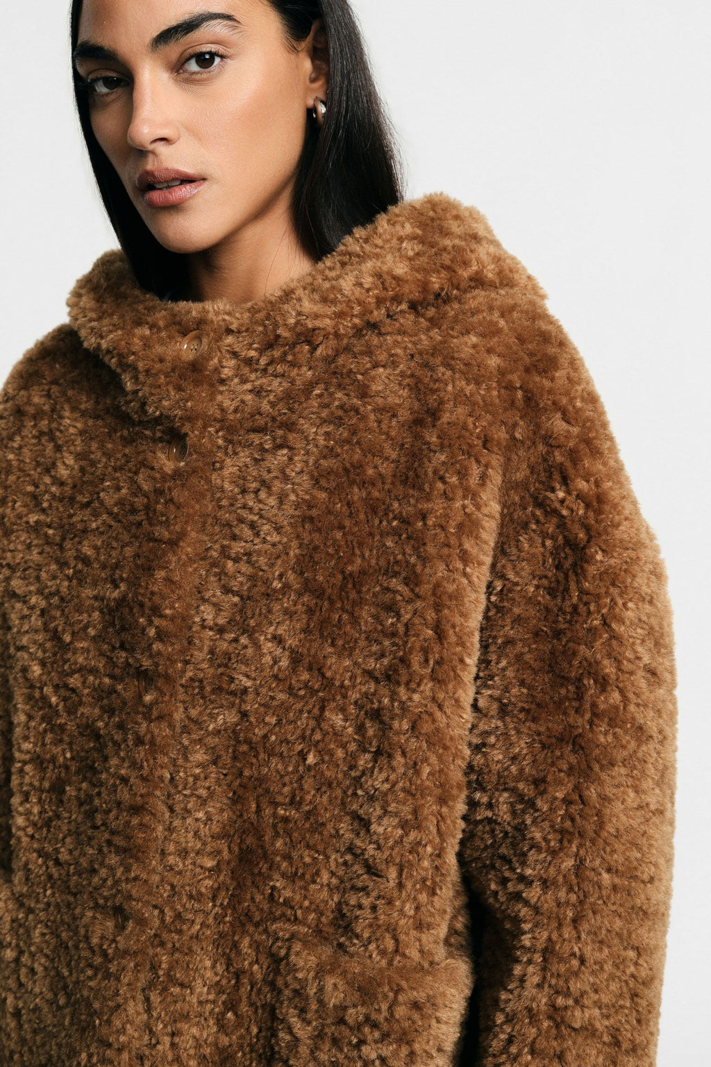 Eco-pelliccia con cappuccio e bottoni frontali Please - Cammello
