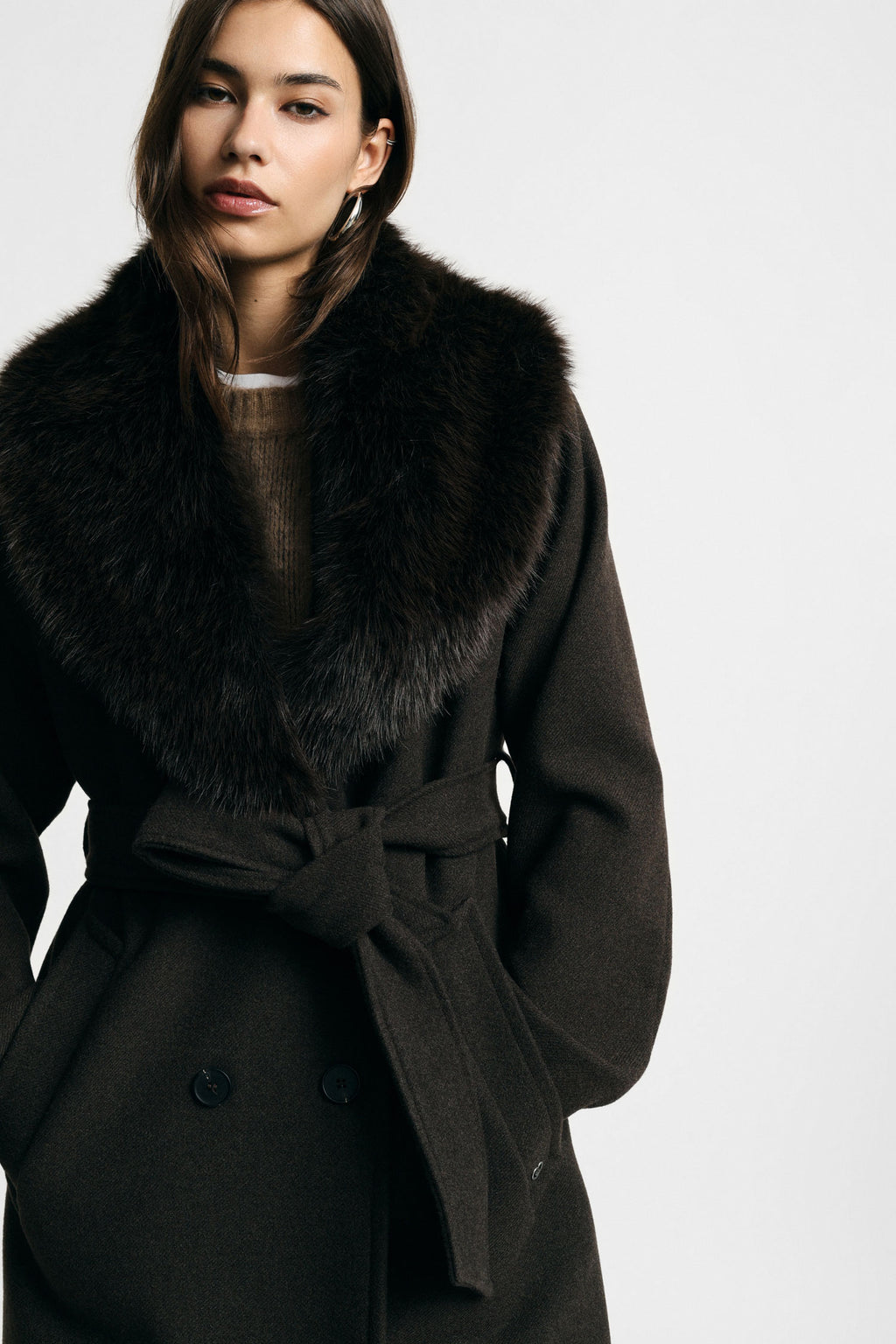 Cappotto lungo con maxi collo in pelliccia Please - Cioccolato