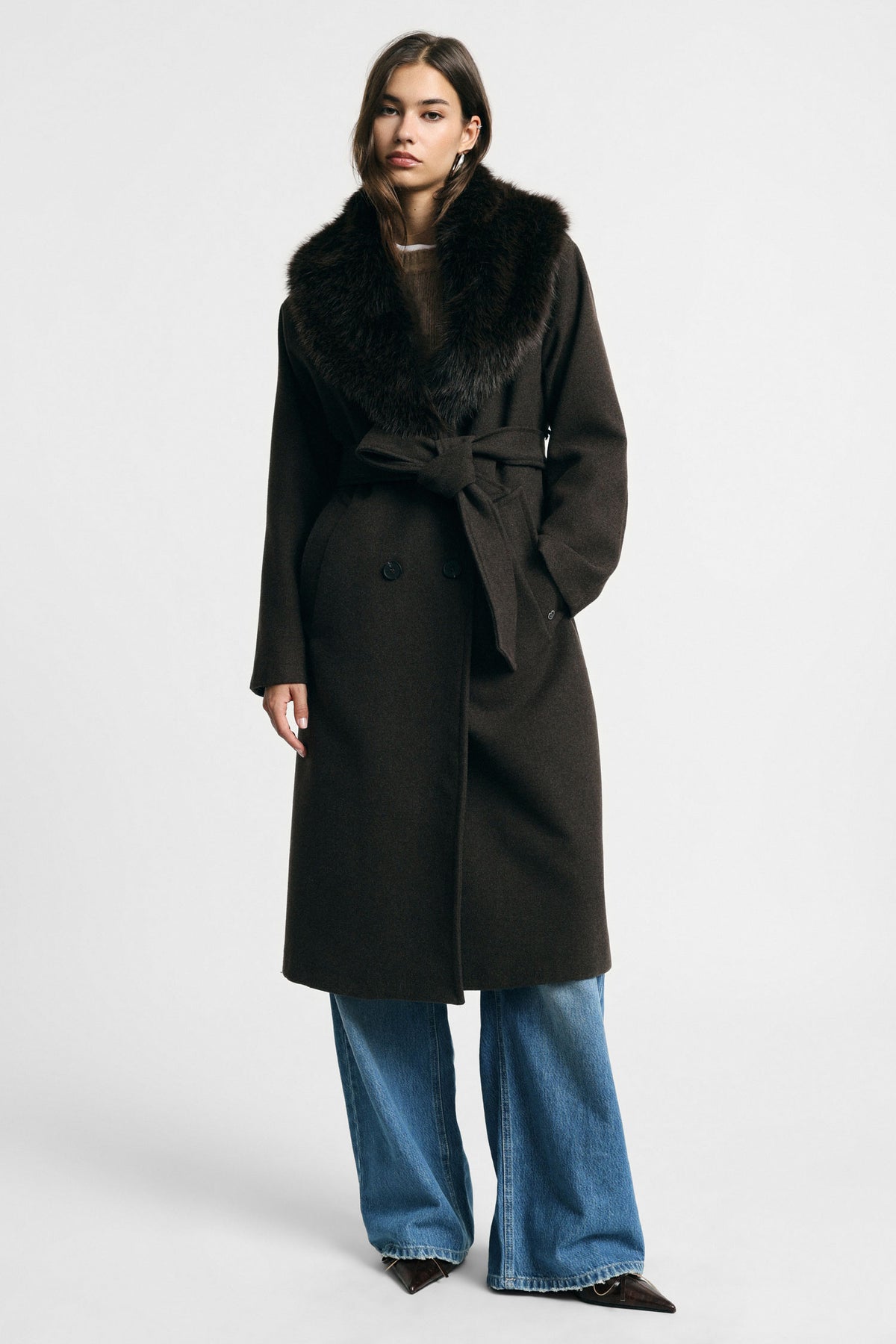 Cappotto lungo con maxi collo in pelliccia Please - Cioccolato