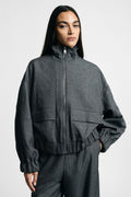 Bomber corta con zip e coulisse sul fondo - Nero