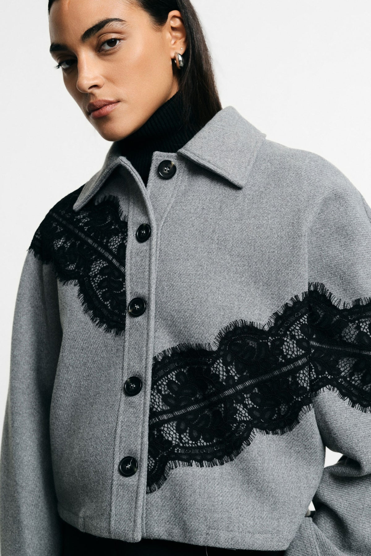 Giacca camicia corta con inserti in pizzo e bottoni Please -Grigio Melange