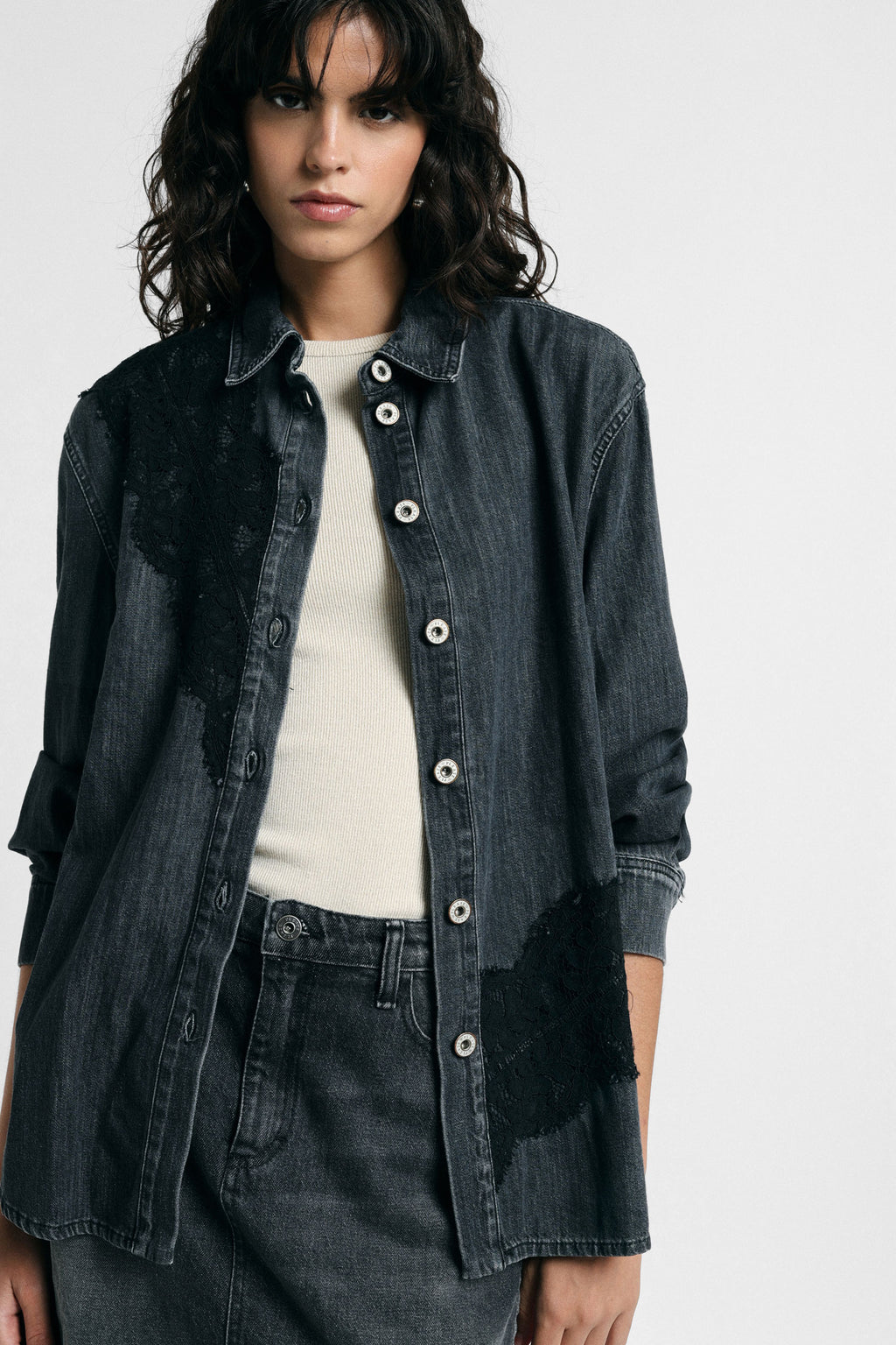 Camicia denim con inserti in pizzo e bottoni Please - Nero Denim