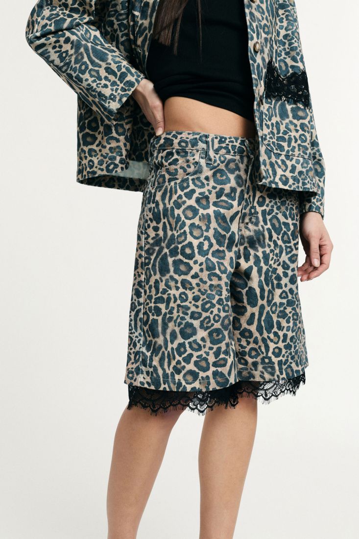 Bermuda Please Leopardati in Denim con Bordo in Pizzo Nero