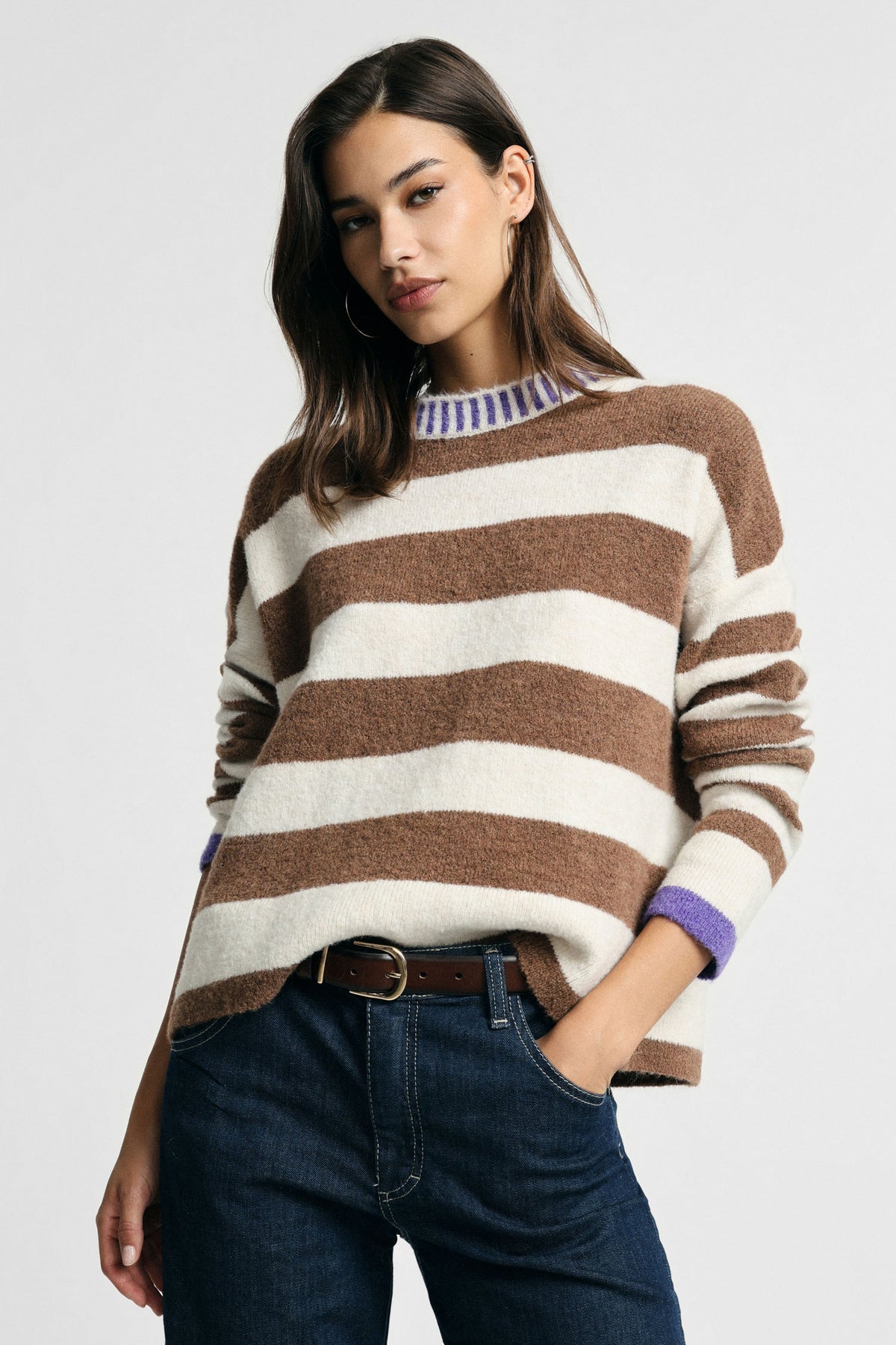Maglione girocollo a righe con polsini a contrasto Please - Nocciola/Panna