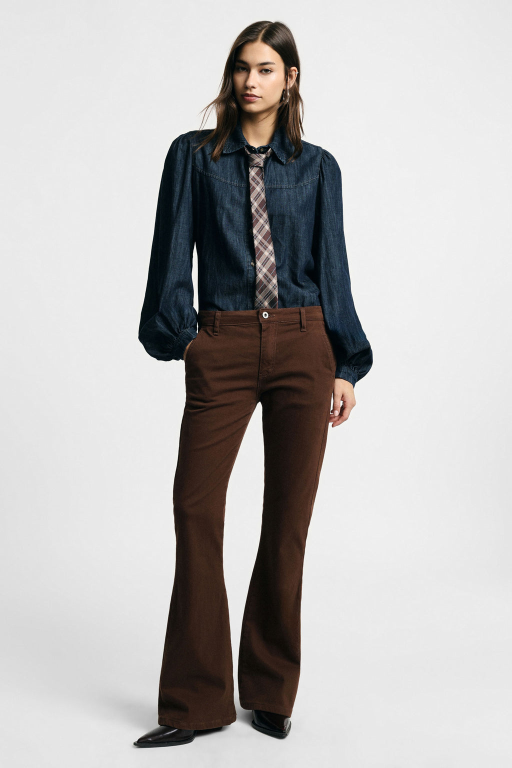 Pantaloni flare fit con fondo svasato e tasche chino Please - Brown