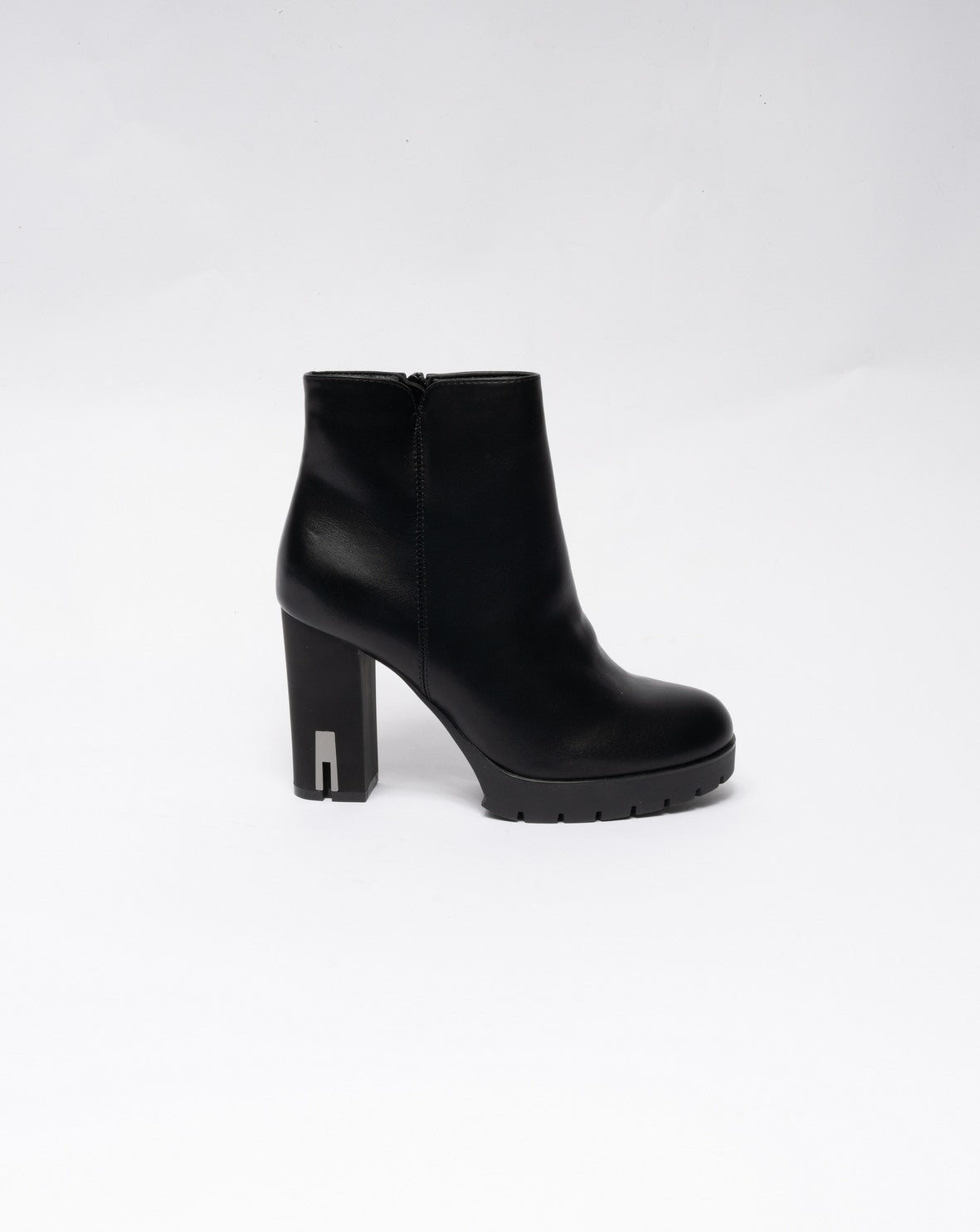 immagine-1-sstore-stivaletti-a-tronchetto-con-tacco-in-ecopelle-nero-stivaletti-wz688-8_black