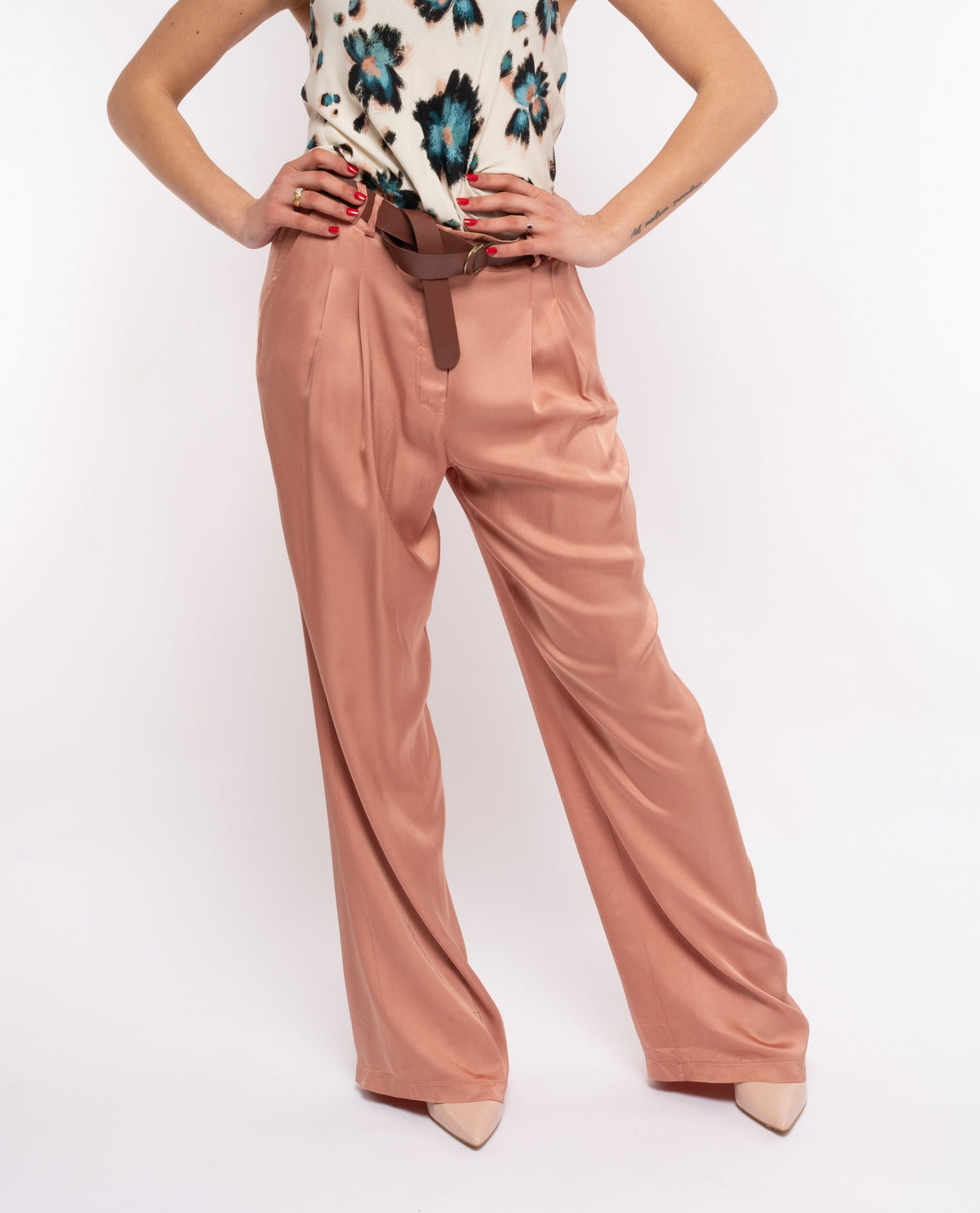 Pantaloni da donna palazzo PLEASE con cintura sottile e pinces - rosa antico