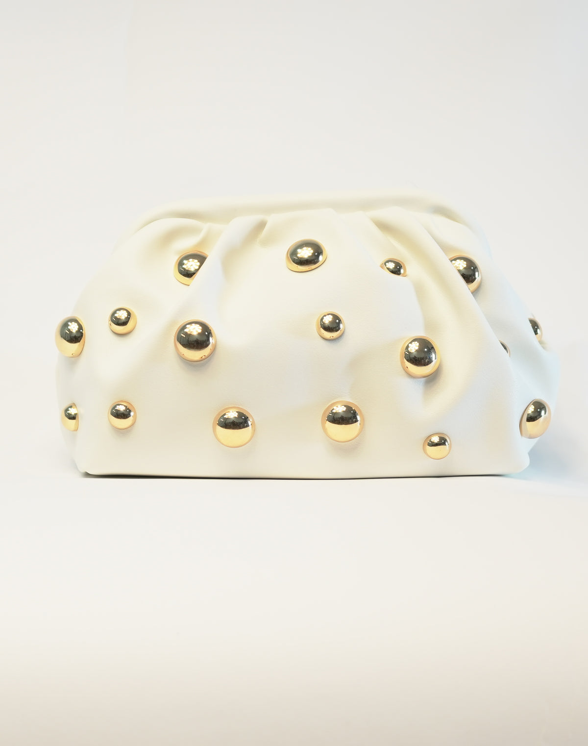 Clutch con Borchie Dorate - Bianca