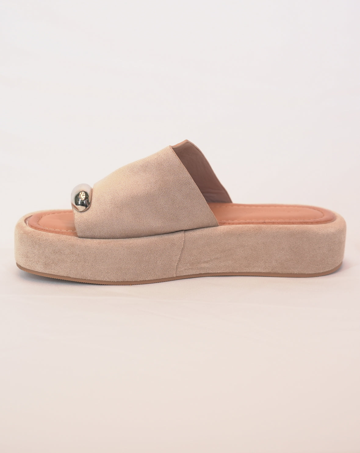 Sandalo Donna con Platform in Scamosciato Beige e Dettaglio Metallico