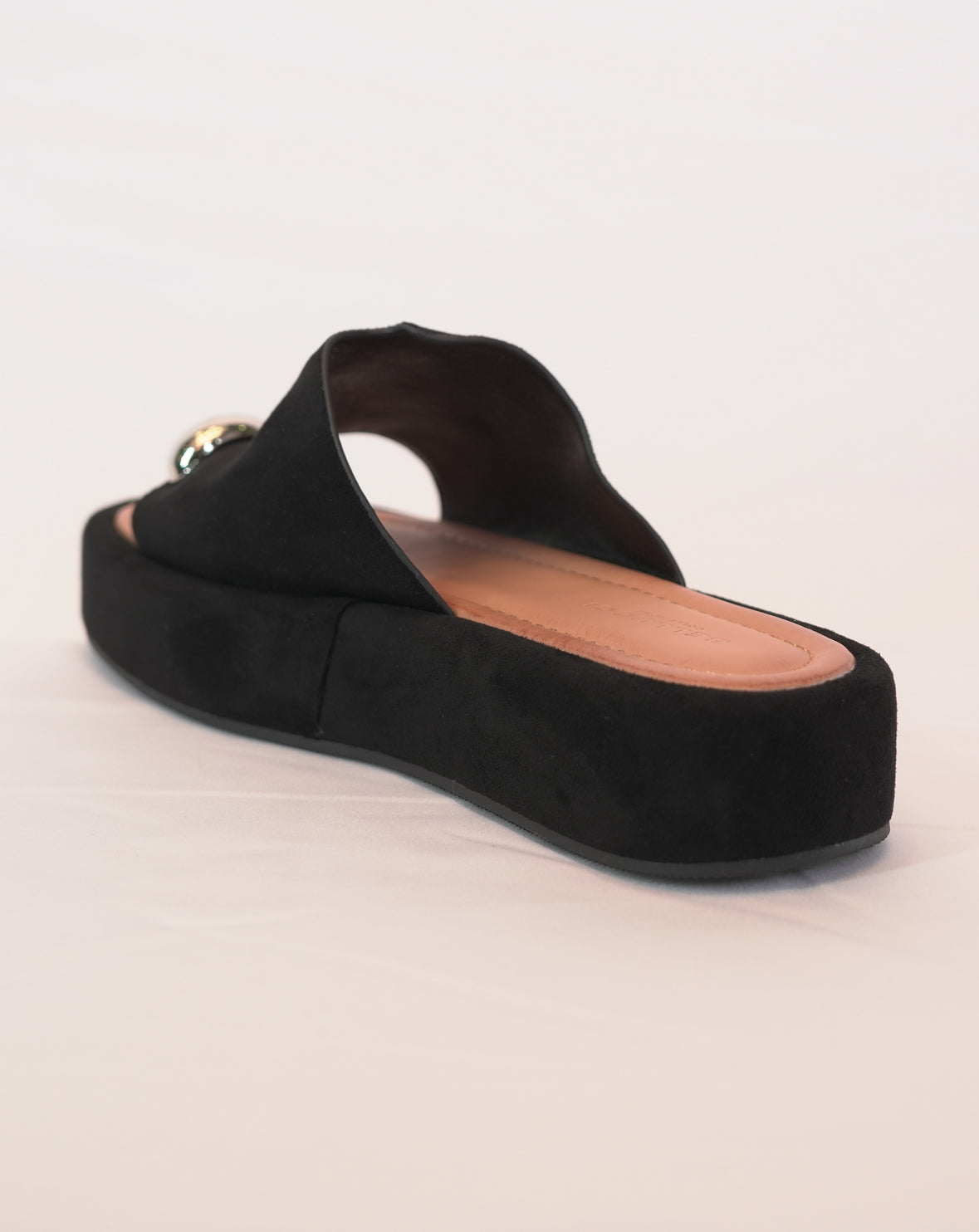 Sandalo Donna con Platform in Scamosciato Nero e Dettaglio Metallico