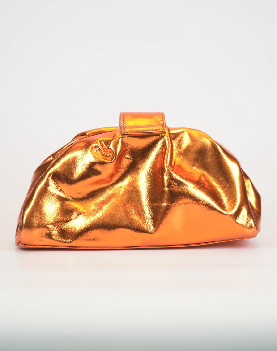 Clutch in ecopelle metallizzata con fiore decorativo - Arancione