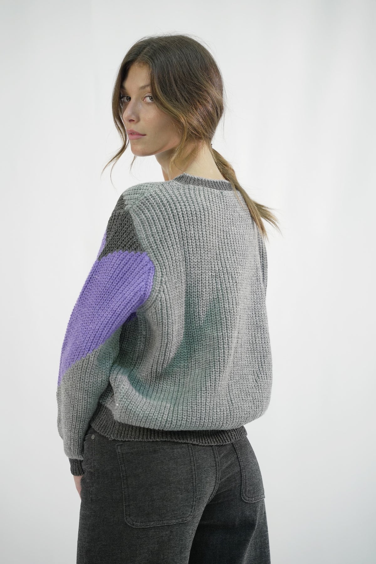 Maglione a Coste con Motivo Geometrico a Chevron Zahjr - grigio/Viola -