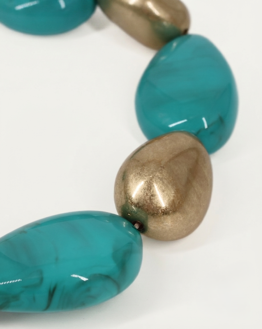 Girocollo Turchese & Oro con Grandi Pietre Effetto Marmo e Dettagli Metallici