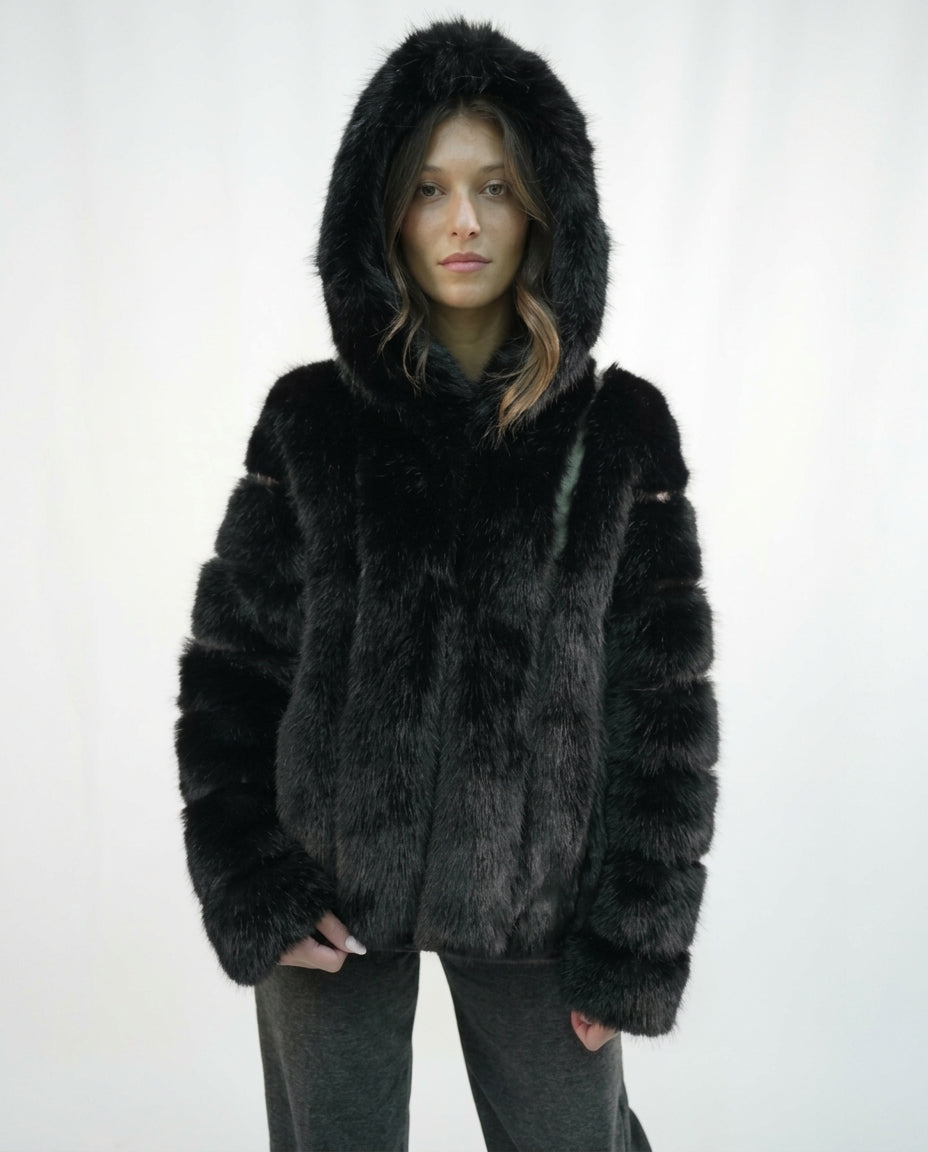 Giacca in Ecopelliccia Soft Warm con Cappuccio Giò Cellini – Nero